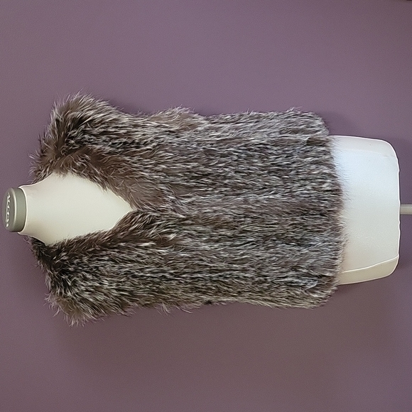 Sleeveless Fox Fur Vest - Picture 2 of 10
